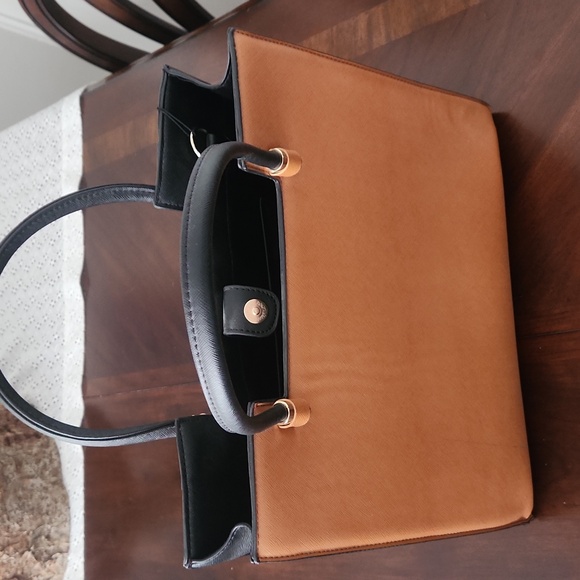 Purse - Picture 2 of 6